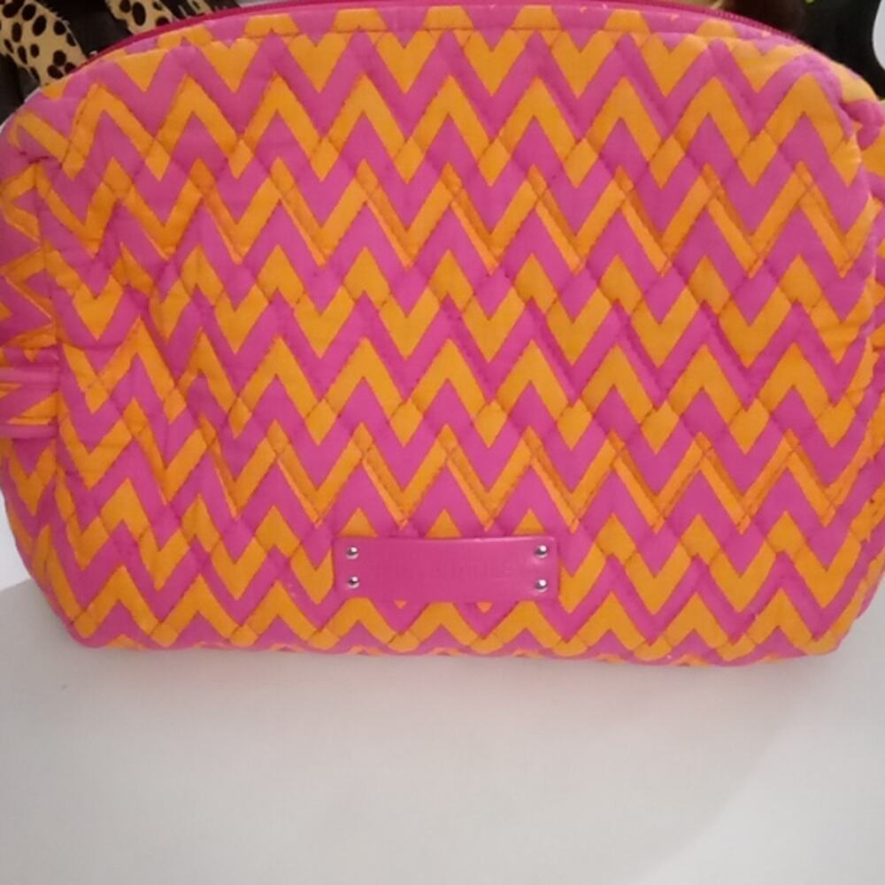 Vera Bradley Ziggy Zag Pink/Orange Lined Zippered Cosmetic Bag Makeup Beauty